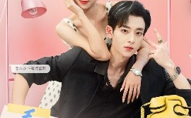 短剧《看见弹幕后，死对头被我钓成翘嘴（81集）吴昊＆卿妍 (2025)》全集免费在线观看