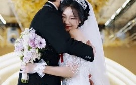 短剧《她的爱，是一场骗局（60集）袁宁&冯子毅 (2025)》全集免费在线观看