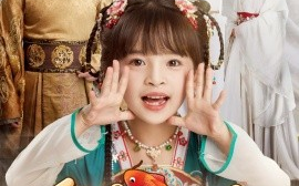 短剧《皇室团宝，冷面君王宠上天（71集）(2025)》全集免费在线观看